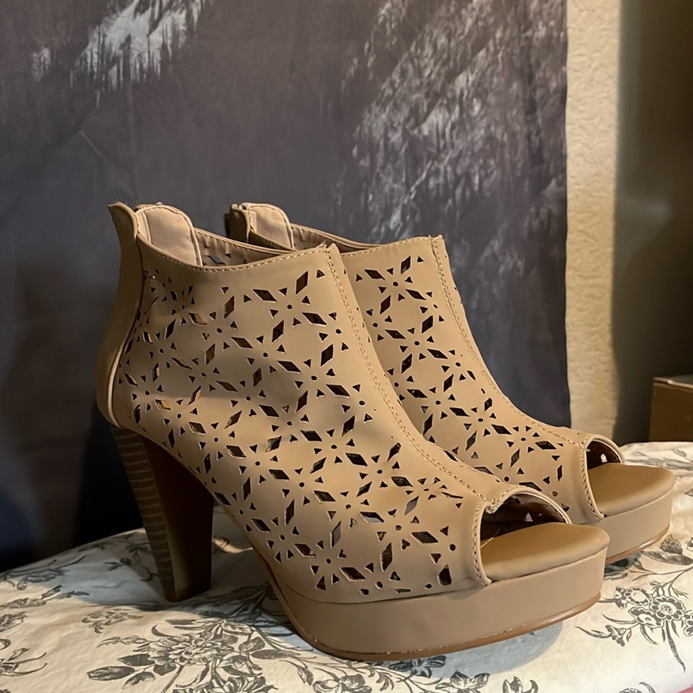 Tan Open toed High Heels